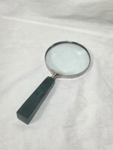 Loupe de poche avec poignée en résine marbrée vert émeraude, loupe de bureau décorative vintage pour le bureau et la lecture - Product Image 1