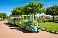 Train sans rails en acier Nova Rides, équipement de parc d'attractions TLT-FT1 pour 24 personnes, train électrique de tourisme, train de dessin animé