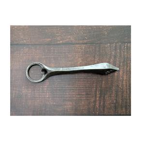 Abrebotellas de metal de grado industrial, herramienta comercial para quitar tapas de cerveza, ideal para entornos de barra con mucho movimiento. - Product Image 2