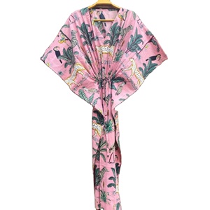 Kimono de Lujo Rosa con Estampado Floral de Tigre, Estampado a Mano, Cuello en V, Maxi, para Mujer, 100% Algodón Orgánico, Sin Mangas, de Secado Rápido, Tallas Grandes - Product Image 1