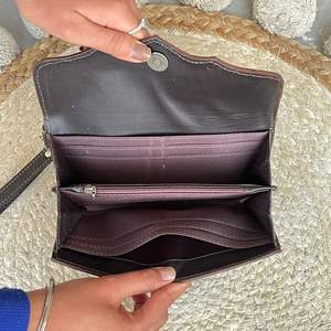 Portefeuille long de luxe 2026 en cuir véritable fait main, motif floral, design jeu de cartes, pochette vintage avec dragonne amovible pour femme - Product Image 6