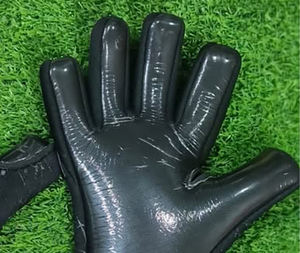 Gants de gardien de but professionnels pour adultes et enfants, en latex épais avec bouts de doigts lisses pour l'entraînement au football par Ako - Product Image 3