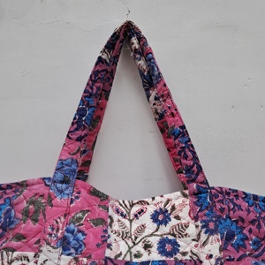 Sac fourre-tout spacieux pour femme, style bohème, en coton matelassé, imprimé patchwork animalier, avec poignée supérieure ouverte, idéal pour la plage et le shopping - Product Image 4