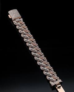 สร้อยข้อมือคิวบันลิงค์ประดับเพชรโมอิสซาไนต์ไร้สีขนาด 18 มม. ทำจากเงินแท้ 925  งานฮิปฮอป ผลิตจากอินเดีย - Product Image 1