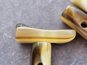 Botones Clásicos Estilo Ágata de 2 Agujeros para Abrigos, Tipo Duffel, de Cuerno Natural con Técnica Pulida, Decorativos - Product Image 6