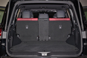 TOYOTA LAND CRUISER VRX NOIR GRAND TOURING 7 PLACES SUV LUXE 4X4 2022 D'OCCASION PRÊT À L'EXPORTATION TRANSMISSION AUTOMATIQUE - Product Image 3