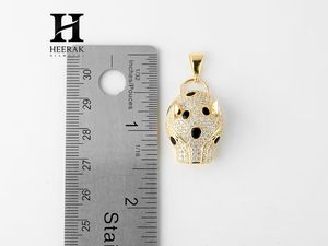 Élégant Charme Tête de Panthère en Diamant - Bijou Motif Animal Tendance - Cadeau de Luxe en Joaillerie Fine pour les Détaillants - Product Image 6