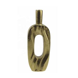 Florero de forma ovalada Rectangular de aluminio dorado hecho a mano, mesa de salón, exquisita decoración del hogar, florero de acento - Product Image 1