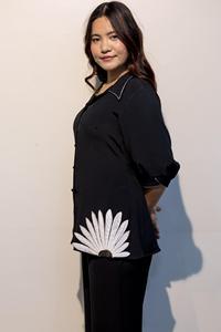 เสื้อเชิ้ต SIENNA Black Moss Crepe พรีเมียมและหรูหราสำหรับผู้หญิง ซื้อโดยตรงจากซัพพลายเออร์ - Product Image 2
