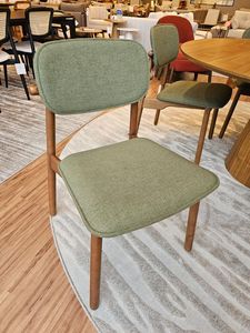 Juego de Mesa de Comedor Redonda de Madera de Teca Sólida Estilo Japandi con Sillas Tapizadas - Product Image 5