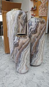 Fusion Style High-Gloss Hammered Finish Metal Accent <b>Vase</b> – Carved <b>Gold</b>-Tone Collar Tabletop Vessel for Luxury Home Staging - Product Image 4