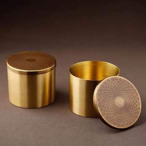 Pot à bougie vide en acier inoxydable de haute qualité, finition brossée, avec couvercle et support, gravure personnalisée, idéal pour Noël, vente en gros - Product Image 1