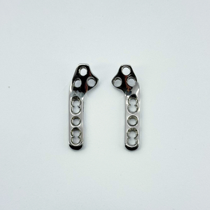 Placas de Bloqueo TPLO de Alta Calidad de 2.7mm, Tamaño Pequeño, Juego de 2 Piezas, Precontorneadas, Estilo Voi 316L para Cirugía Veterinaria en Gatos y Perros - Product Image 1