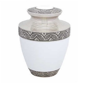 Urnas de Cremación de Latón de Nuevo Diseño con Acabado en Peltre Blanco y Banda Grabada, Urnas Funerarias para Cenizas Humanas - Product Image 1