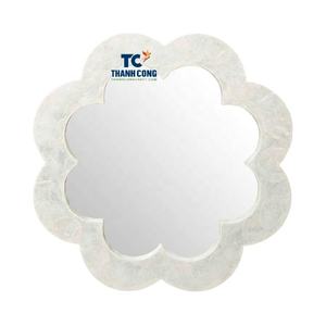 Espejo de ratán directo de fábrica para socios B2B con un sofisticado estilo de espejo de ratán para suelo y un precio competitivo. - Product Image 1