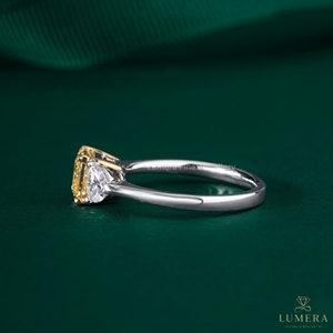 แหวนเพชรทรงรัศมีและทรงหัวใจ เพาะเลี้ยงในห้องปฏิบัติการ รับรองโดย IGI ทอง 9K ถึง 18K สำหรับผู้หญิง งานแต่งงาน งานหมั้น ขายส่งจากผู้ผลิต - Product Image 2