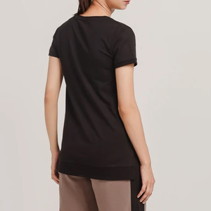 เสื้อยืดผู้หญิงทรงปกติสำหรับฤดูร้อน ล้างสีแบบแอซิดวอช เป็นมิตรกับสิ่งแวดล้อม มีรู  โลโก้สั่งทำได้ คุณภาพสูง ระบายอากาศดี บริการ OEM ขายส่ง - Product Image 3