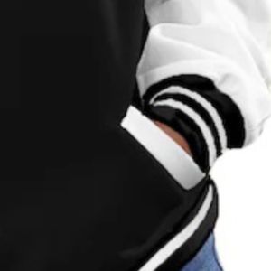 เสื้อแจ็คเก็ตบอมเบอร์แบบ Letterman Varsity คุณภาพสูง ปักลายเชนิลล์ตามสั่ง ตัวเสื้อทำจากผ้าขนสัตว์ แขนเสื้อทำจากหนัง สำหรับผู้ชาย - Product Image 4