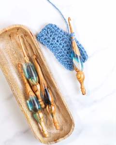 Art Empire Exports - Agujas de Ganchillo Ergonómicas de Resina y Madera Multicolor, Mango Suave, 20 cm de Longitud, 3 mm de Grosor, Tamaños Personalizados - Product Image 3