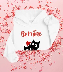 Sudadera con capucha Be Mine Cats |   Gato Corazón de San Valentín - Product Image 6