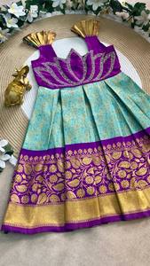 Magnifique robe ethnique pour fille en soie jacquard avec motif lotus, travail de broderie Magham et manches fantaisie, prête à porter, mode féminine - Product Image 6