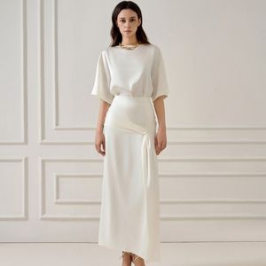 Jupe longue en soie mélangée LIIA pour femme, collection 2026, style haute couture, modèle Mison en satin torsadé à l'avant, vêtements féminins tendance - Product Image 3