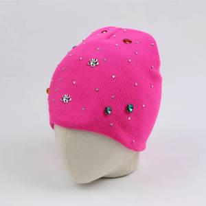 Bonnet d'hiver chaud et tendance avec détails brillants, orné de strass étincelants - Product Image 2