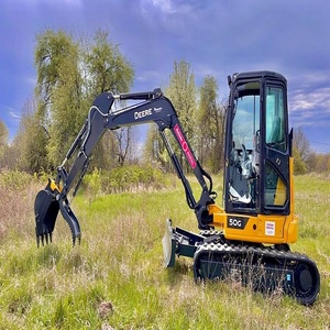 Mini-excavatrice professionnelle John Deere avec broyeur pour chantiers de construction et projets agricoles, avec accessoires. - Product Image 6