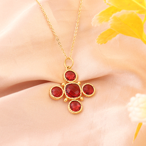 Collar con colgante de cruz de cuarzo rubí con corte a cuadros, chapado en oro de 18k sobre latón, diseño con cuentas, estilo moderno, inspiración ortodoxa, amuleto llamativo - Product Image 2