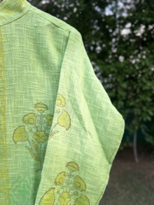 เสื้อแจ็คเก็ตผ้าฝ้ายสีเขียวอ่อนพิมพ์ลายด้วยมือสำหรับฤดูใบไม้ร่วง/ฤดูหนาว สำหรับยูนิเซ็กซ์ งานฝีมือพรีเมียม ศิลปะพฤกษศาสตร์ แฟชั่นลำลอง - Product Image 3