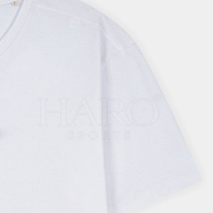 Conjunto de camiseta y pantalones cortos de estilo casual moderno, tela cómoda y transpirable para la moda de verano. - Product Image 3