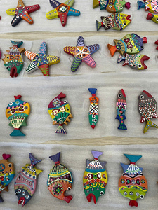 Figuras de Animales Pintadas a Mano en Madera de Fresno, Artesanía Colorida Tallada y Sostenible, Decoración Coleccionable para Colgar en la Pared, Luna - Product Image 6
