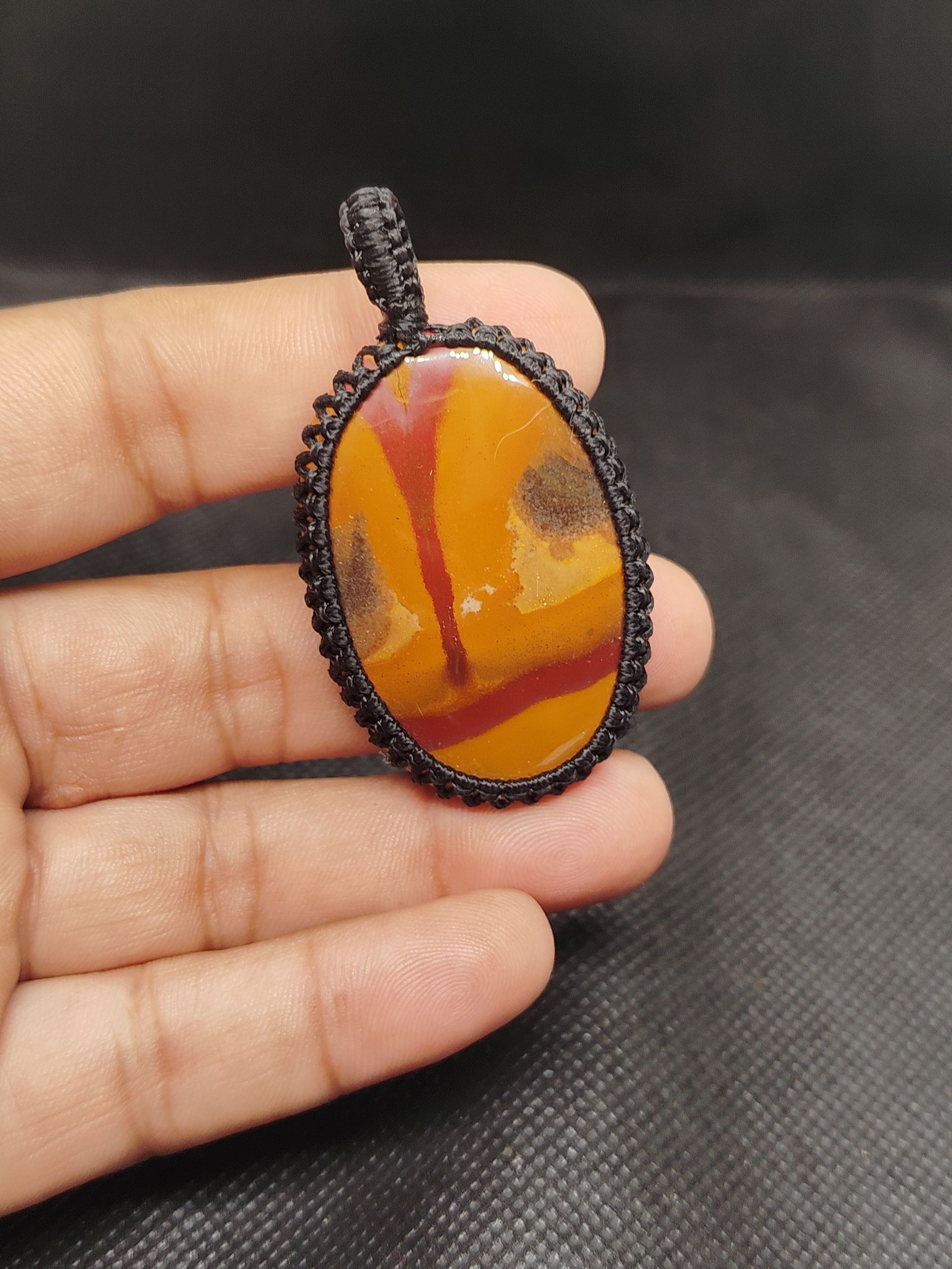 สีน้ำตาล