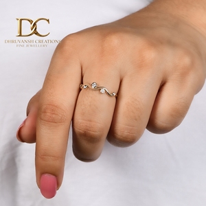 แหวนทองคำแท้ 14KT สีเหลือง ประดับเพชรเพาะเลี้ยงสำหรับผู้หญิง เครื่องประดับหรูหราทันสมัย งานแฮนด์เมด ผลิตตามสั่ง - Product Image 3
