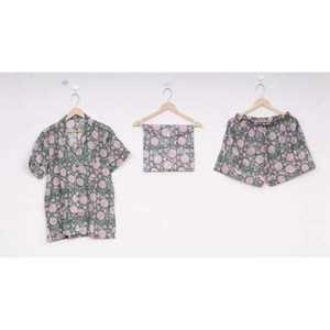 ชุดนอนขาสั้นผ้าฝ้ายพิมพ์ลายดิจิตอลพรีเมียมสำหรับผู้หญิง ลายตัวอักษร เอวยางยืด ระบายอากาศได้ดี ชุดนอนขาสั้น - Product Image 1