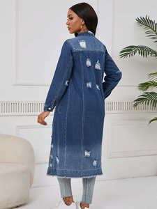 Gabardina larga de mezclilla para mujer con cuello vuelto, botones y bolsillos, estilo oversized. - Product Image 4