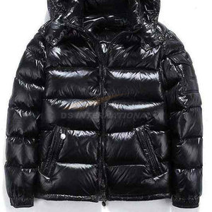 Chaqueta Acolchada Negra Unisex con Capucha, Estilo Casual de Invierno, Corte Regular Ajustado, Cierre de Cremallera, Relleno de Poliéster, Resistente al Viento, con Letras en la Parte Delantera - Product Image 2