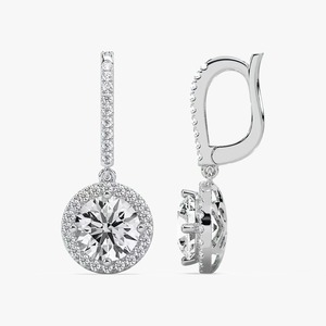 Pendientes de Halo con Diamantes Cultivados en Laboratorio de 3.5CTW en Oro Blanco de 14K con Múltiples Diamantes en Venta para Exportación - Product Image 3