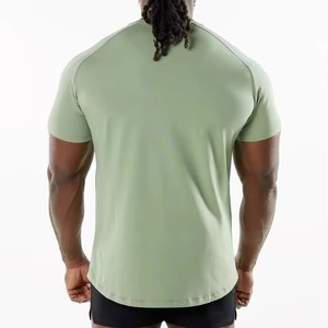 เสื้อยืดแขนสั้นคอกลมสีพื้นสำหรับผู้ชาย ทรงเข้ารูป สวมใส่สบาย ความยาวปกติ สีเขียวมะกอก แห้งเร็ว ผลิตจากโพลีเอสเตอร์ 100% - Product Image 6