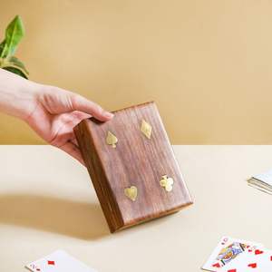 Caja de Madera Decorativa para Cartas de Juego, Elegante Solución de Almacenamiento para Cartas Coleccionables - Product Image 6