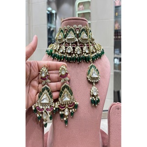 ชุดสร้อยคอพร้อมต่างหูและจี้ประดับมอยส์ซาไนต์ชุบทองคุณภาพพรีเมียม ดีไซน์หรูหราทันสมัย สำหรับงานแต่งงาน เหมาะสำหรับผู้หญิงและเด็กผู้หญิง - Product Image 1