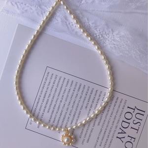 Collar de Perlas de Agua Dulce de 4.5mm con Cuentas Pequeñas en Forma de Arroz y Colgante Retro de Girasol en Plata 925, Cadena de Clavícula de Lujo Minimalista - Product Image 2