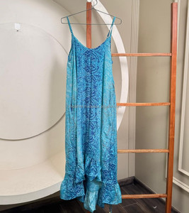 Venta al por mayor Boho Maxi Vestidos para Mujeres Spaghetti Strap Ruffle Summer Beach Wear Poliéster Mezcla de Seda Flowy Impreso Vestidos Casual - Product Image 2