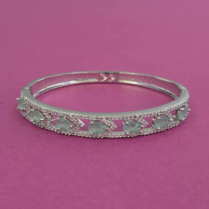 ผู้ส่งออกเครื่องประดับเทียมในอินเดีย คิวบิกเซอร์โคเนีย กำไลแบบเปิดได้ ชุบโรเดียม 444050 - Product Image 4