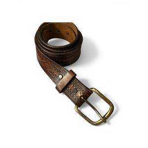 Ceintures en cuir artisanales de style vintage avec des designs personnalisables - Product Image 1