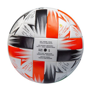 IRON MARK INDUSTRIES ลูกฟุตบอลระดับมืออาชีพยอดนิยมทั่วโลก น้ำหนักเบา สไตล์คลาสสิก หนังคุณภาพดี ทนทาน ดีไซน์แบบลามิเนต - Product Image 4