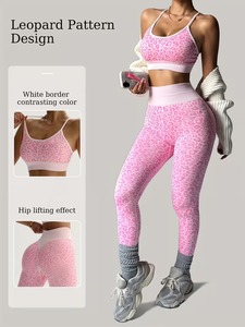 Ensemble de sport deux pièces pour femme, motif animalier, avec haut court de sport à dos croisé et legging de course sculptant le ventre et les fessiers - Product Image 4