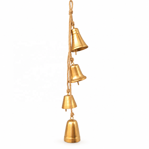 Clochettes en fer doré artisanales avec détails grainés brossés et liens de cordons décalés pour boutiques de cadeaux indépendantes - Product Image 1