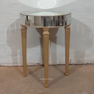 Table d'appoint miroir et Table de nuit finition dans des panneaux de verre et bois peint Champagne pour meubles de maison modernes