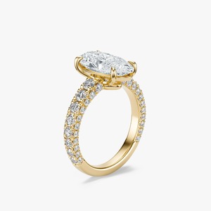 Anillo de Compromiso con Diamante Cultivado en Laboratorio, Corte Moval, 2.5CT, Oro Amarillo de 14K, Banda con Piedras Laterales, Joyería Nupcial Personalizada, Venta al Por Mayor - Product Image 2